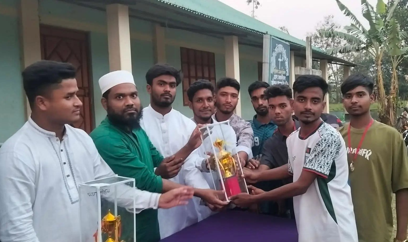 ইসলামি ছাত্রশিবিরের আয়োজনে মধুপুরে প্রীতি ফুটবল ম্যাচ অনুষ্ঠিত